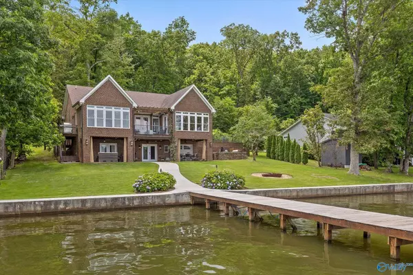 562 Skyline Shores Drive, Scottsboro, AL 35769