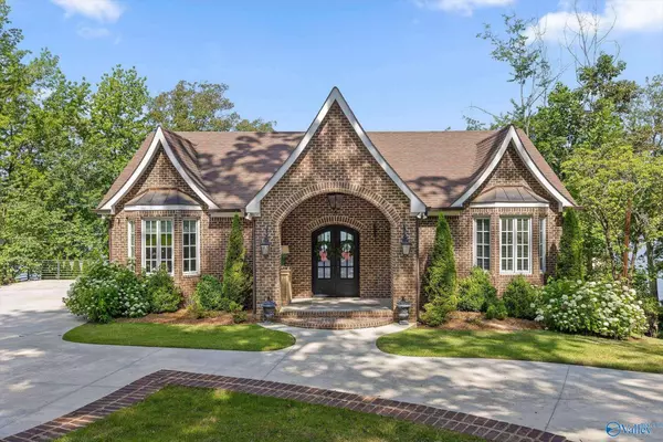 562 Skyline Shores Drive, Scottsboro, AL 35769