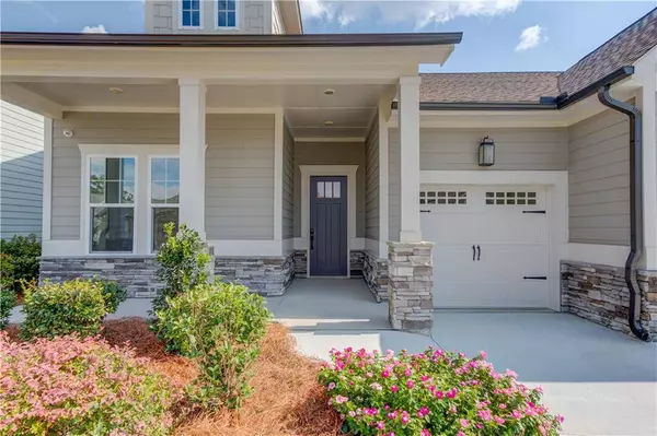 6824 Bungalow RD, Flowery Branch, GA 30542