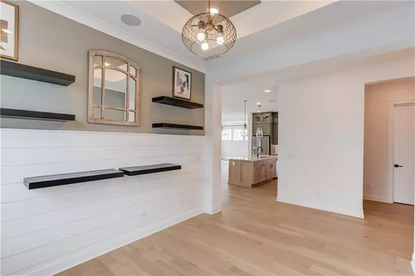 6824 Bungalow RD, Flowery Branch, GA 30542