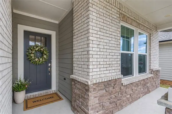 6917 River Rock DR, Flowery Branch, GA 30542