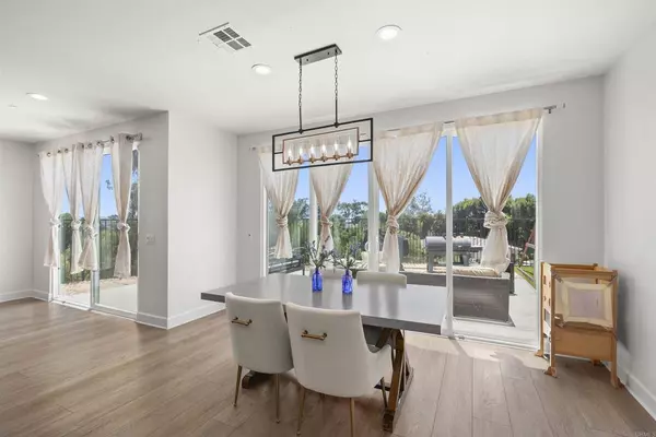 8304 The Grant PL, Bonita, CA 91902