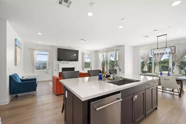 8304 The Grant PL, Bonita, CA 91902