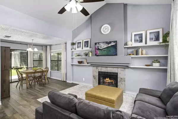 9395 Village Lance, San Antonio, TX 78250