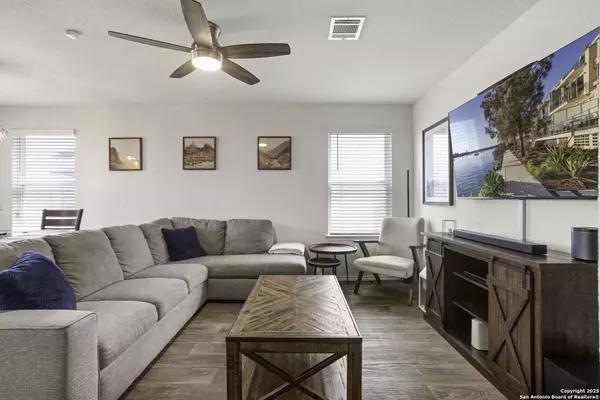 3863 Snowbird, Converse, TX 78109