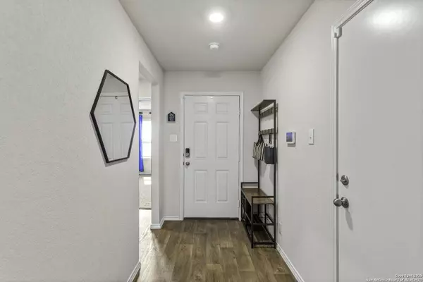 3863 Snowbird, Converse, TX 78109