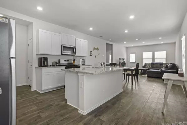 4007 Bay Leaf, Von Ormy, TX 78073