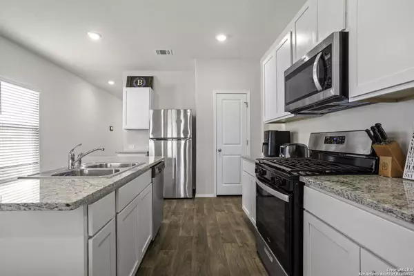 4007 Bay Leaf, Von Ormy, TX 78073