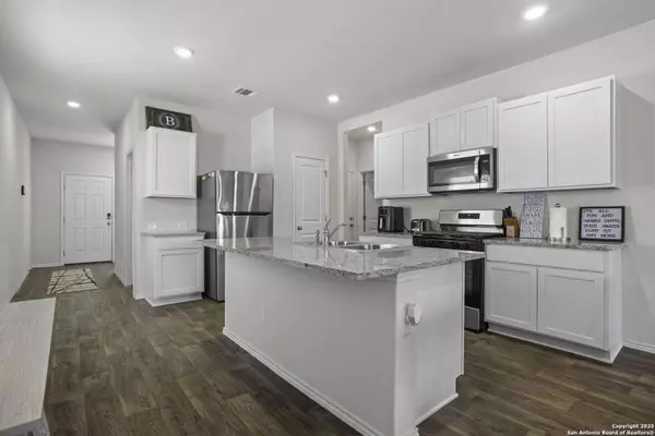 4007 Bay Leaf, Von Ormy, TX 78073