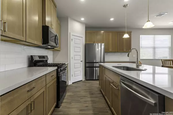 7168 Walkers, San Antonio, TX 78233