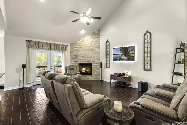 755 Panorama, Canyon Lake, TX 78133