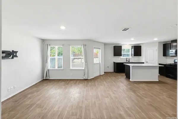 15350 Brown Violetear, San Antonio, TX 78253