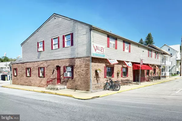 1 CHERRY ST, Seven Valleys, PA 17360