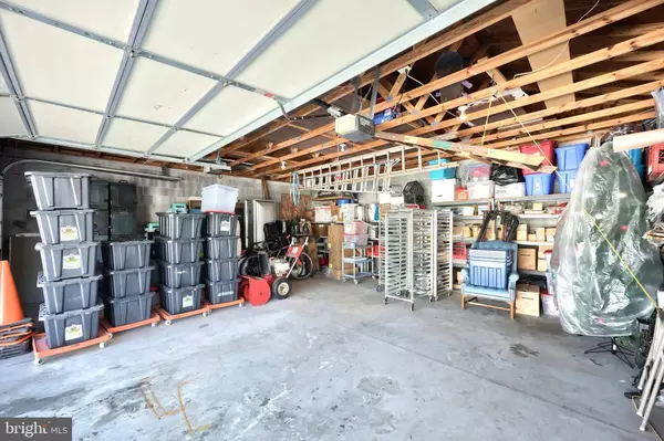 1 CHERRY ST, Seven Valleys, PA 17360