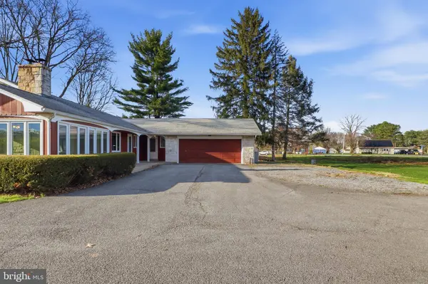 1437 LITITZ RD, Manheim, PA 17545