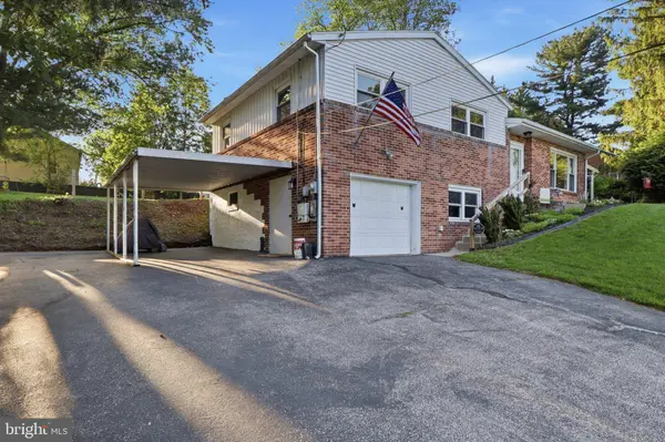1901 OAKLEY DR, York, PA 17408