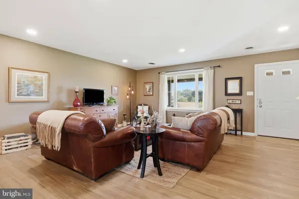 1739 PIONEER RD, Lancaster, PA 17602
