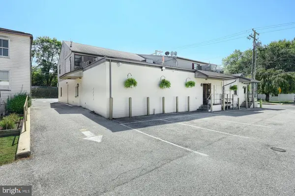 1 CHERRY ST, Seven Valleys, PA 17360