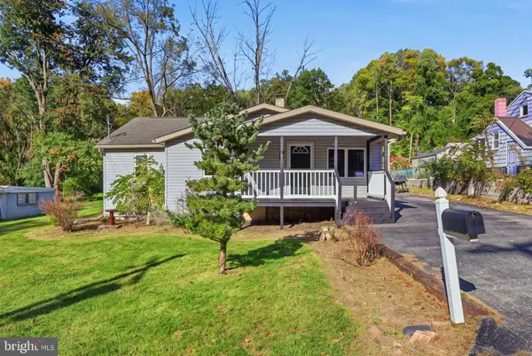 65 CREEK BOTTOM RD, Manchester, PA 17345