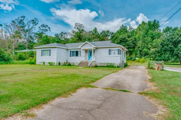 77 Oklahoma Dr, Mobile, AL 36608-4424