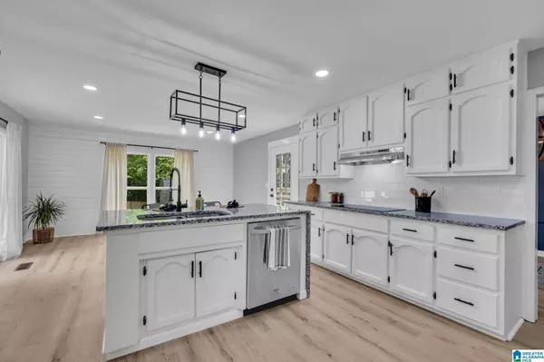 3041 CARLETON ROAD, Birmingham, AL 35215