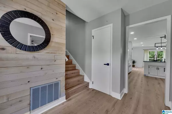 3041 CARLETON ROAD, Birmingham, AL 35215