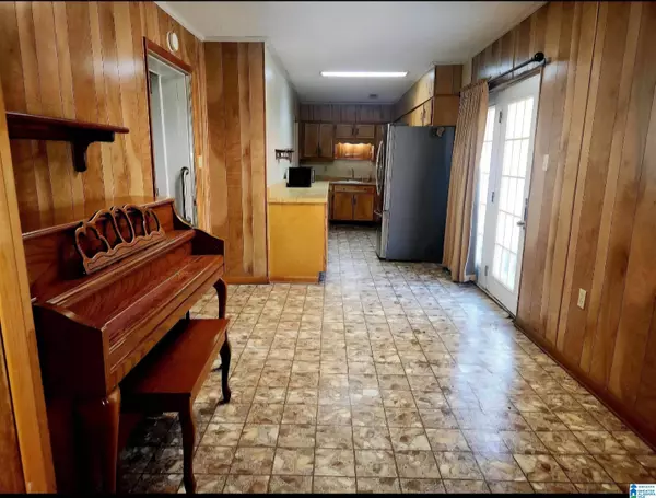 5810 STEMLEY BRIDGE ROAD, Talladega, AL 35160