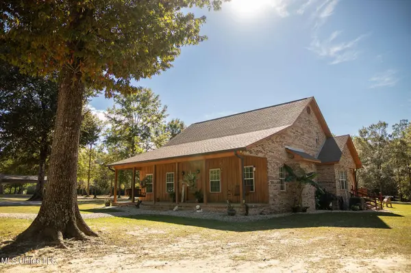 9900 Little Buck, Vancleave, MS 39565