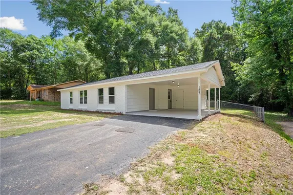 1452 Morlee DR E, Mobile, AL 36618