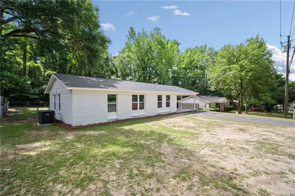 1452 Morlee DR E, Mobile, AL 36618