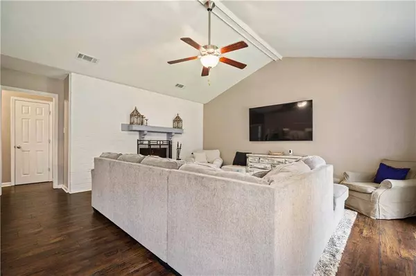 5016 Somerset DR W, Mobile, AL 36619