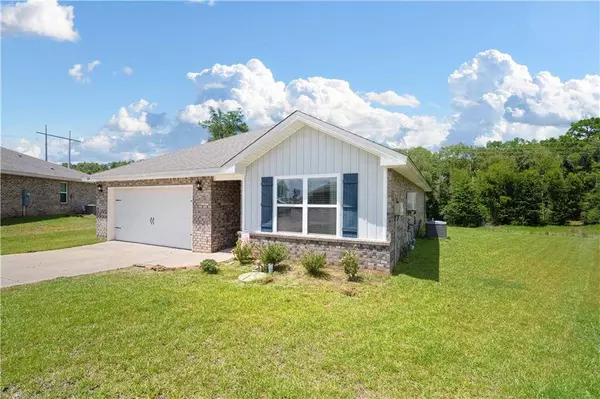 2616 Windmere DR E, Semmes, AL 36575