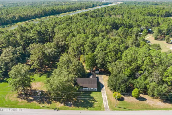 14505 Wolf Ridge Road, Moss Point, MS 39562