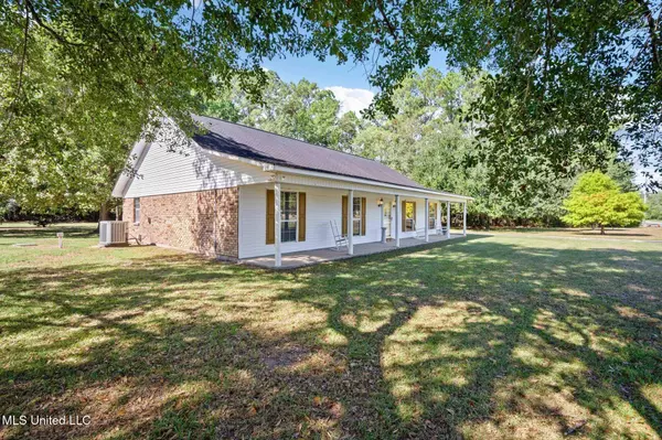14505 Wolf Ridge Road, Moss Point, MS 39562