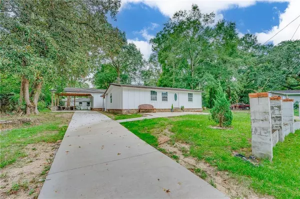 1557 Pineway DR S, Mobile, AL 36605