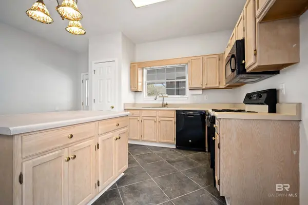 250 N Spring Lake Drive, Mobile, AL 36695-3403