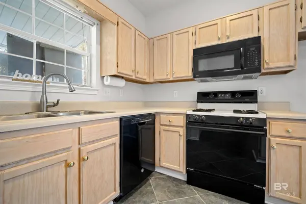 250 N Spring Lake Drive, Mobile, AL 36695-3403