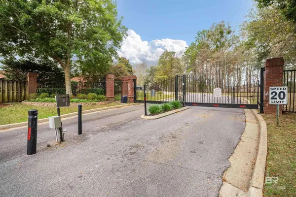 250 N Spring Lake Drive, Mobile, AL 36695-3403