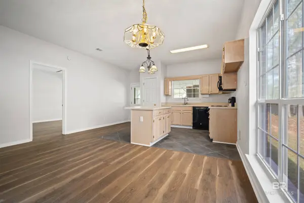 250 N Spring Lake Drive, Mobile, AL 36695-3403