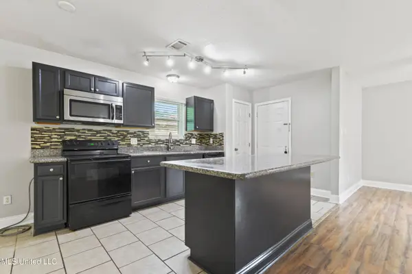 2607 Calle De Feliz Street, Gautier, MS 39553
