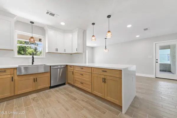 296 N Burke Avenue, Long Beach, MS 39560