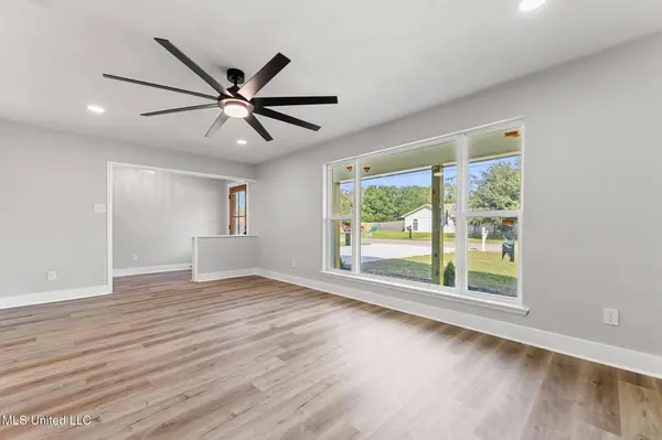 7937 Helmsdale Drive, Ocean Springs, MS 39564