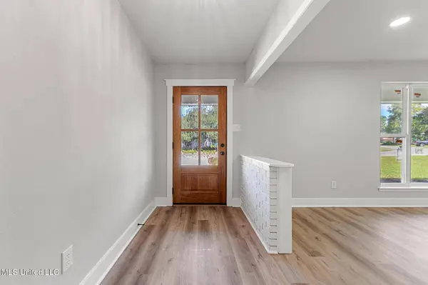 7937 Helmsdale Drive, Ocean Springs, MS 39564