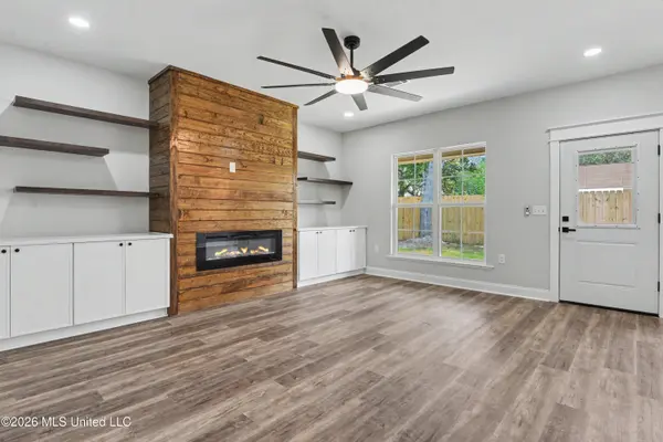 528 Plum Street, Ocean Springs, MS 39564