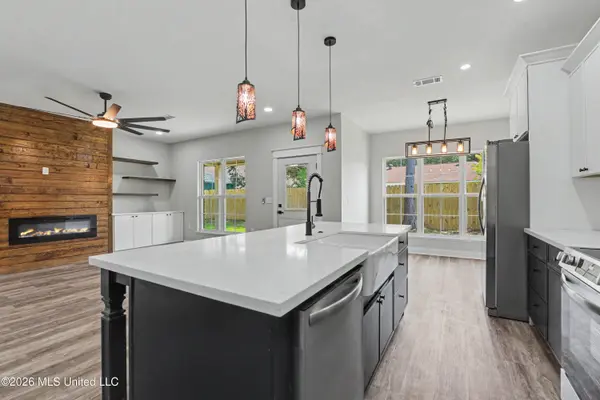 528 Plum Street, Ocean Springs, MS 39564