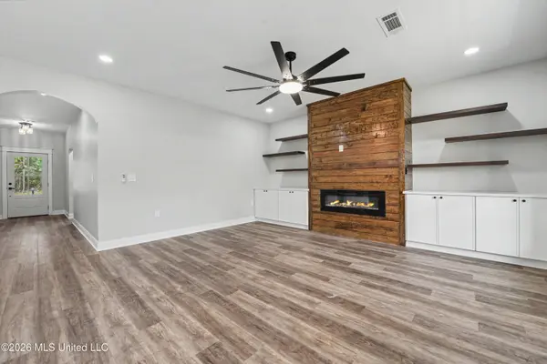 528 Plum Street, Ocean Springs, MS 39564