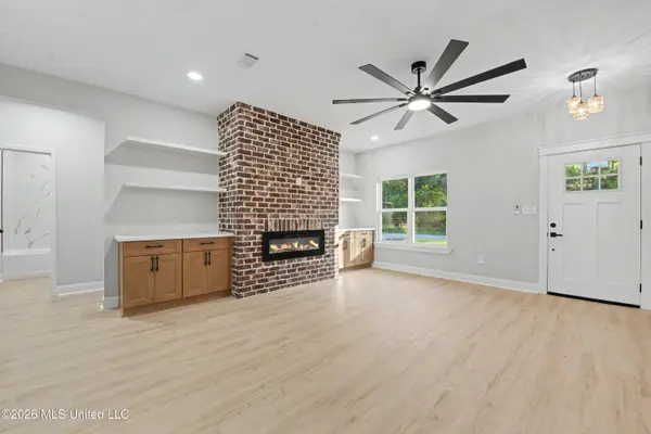 524 Plum Street, Ocean Springs, MS 39564