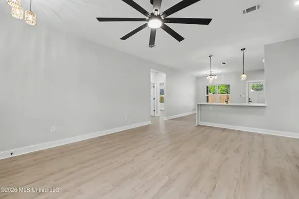 524 Plum Street, Ocean Springs, MS 39564