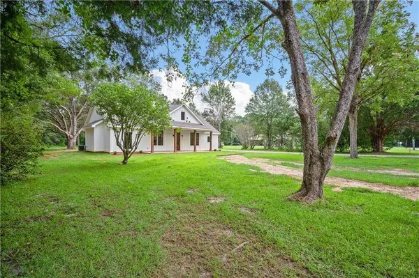 12050 Diffee RD, Grand Bay, AL 36541