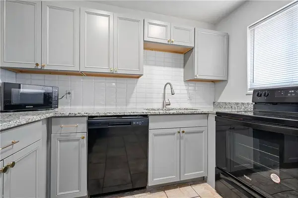 4153 Yorkshire LN, Mobile, AL 36609